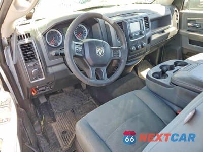Zdjęcie 8 z 12 samochodu: 2018 RAM 1500 ST VIN:3C6JR6DG7JG137641 - miniatura