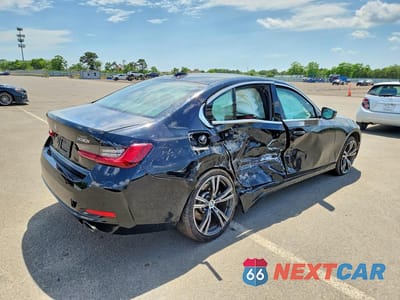 Trzecie zdjęcie samochodu z tyłu: 2024 BMW 330XI VIN:3MW89FF01R8E03813 - miniatura