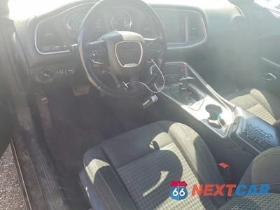 Zdjęcie 8 z 12 samochodu: 2016 DODGE CHALLENGER SXT VIN:2C3CDZAG6GH209643 - miniatura