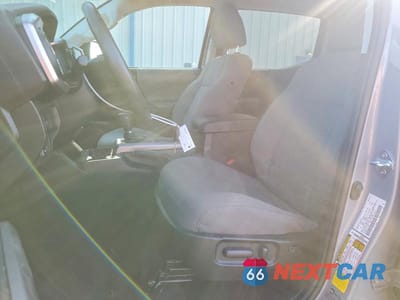 Zdjęcie 7 z 12 samochodu: 2021 TOYOTA TACOMA SR5 V6 VIN:5TFAZ5CN1MX117694 - miniatura