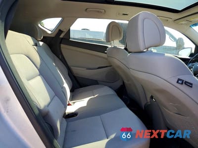 Zdjęcie 11 z 13 samochodu: 2018 HYUNDAI TUCSON VALUE VIN:KM8J3CA2XJU797683 - miniatura