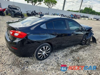 Trzecie zdjęcie samochodu z tyłu: 2017 CHEVROLET CRUZE LS VIN:1G1BC5SM1H7281170 - miniatura