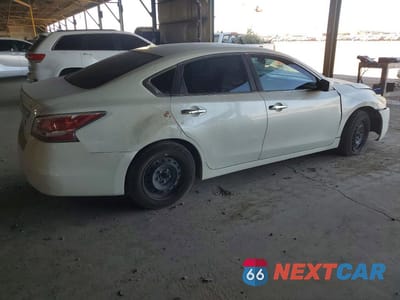 Trzecie zdjęcie samochodu z tyłu: 2015 NISSAN ALTIMA 2.5 S VIN:1N4AL3AP8FN346081 - miniatura