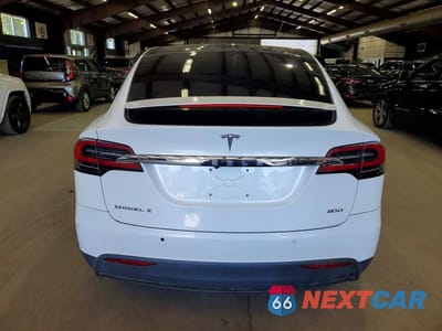 Zdjęcie 6 z 13 samochodu: 2016 TESLA MODEL X VIN:5YJXCBE2XGF027827 - miniatura