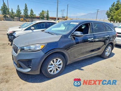 2019 KIA SORENTO L 5XYPG4A34KG456302 - główne zdjęcie licytacji z USA - miniatura