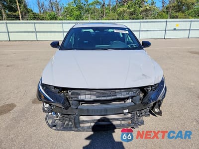 Piąte zdjęcie samochodu w środku: 2022 HYUNDAI ELANTRA N BASE VIN:KMHLW4AK8NU005302 - miniatura