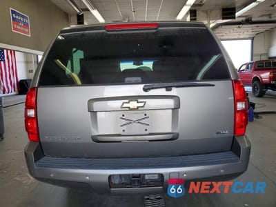 Zdjęcie 6 z 13 samochodu: 2008 CHEVROLET SUBURBAN K1500 LS VIN:3GNFK16328G293412 - miniatura