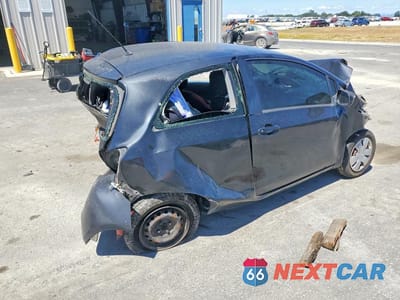Trzecie zdjęcie samochodu z tyłu: 2007 TOYOTA YARIS BASE VIN:JTDJT923375134327 - miniatura