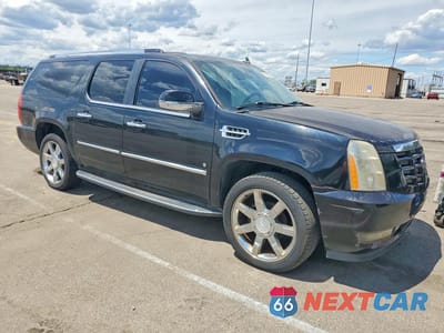 Czwarte zdjęcie samochodu z boku: 2008 CADILLAC ESCALADE ESV VIN:1GYFK66838R189085 - miniatura