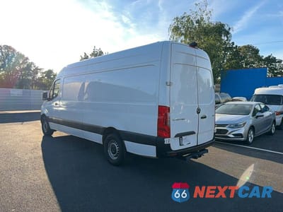 Trzecie zdjęcie samochodu z tyłu: 2021 MERCEDES-BENZ SPRINTER 2500 VIN:W1Y4ECHY4MT076870 - miniatura