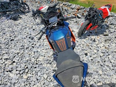 Zdjęcie 6 z 9 samochodu: 2024 KTM 390 RC VIN:MD2JYJ401RN209920 - miniatura