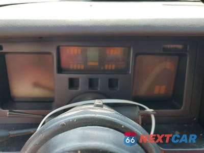 Zdjęcie 9 z 12 samochodu: 1989 CHEVROLET CORVETTE VIN:1G1YY2185K5117874 - miniatura