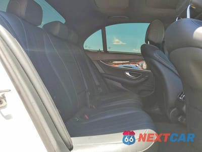 Zdjęcie 10 z 12 samochodu: 2021 MERCEDES-BENZ E 350 4MATIC VIN:W1KZF8EB9MB001842 - miniatura