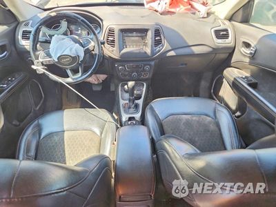 Zdjęcie 8 z 13 samochodu: 2019 JEEP COMPASS LATITUDE VIN:3C4NJDBB3KT595117 - miniatura