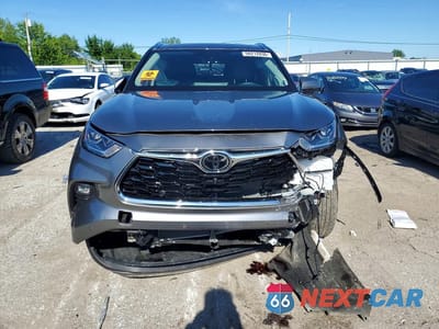 Piąte zdjęcie samochodu w środku: 2025 TOYOTA HIGHLANDER PLATINUM VIN:5TDKDRBH5SS580964 - miniatura