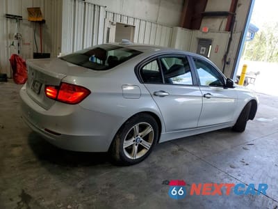 Trzecie zdjęcie samochodu z tyłu: 2015 BMW 328 XI SULEV VIN:WBA3B5G58FNS19870 - miniatura