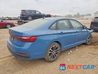 Trzecie zdjęcie samochodu z tyłu: 2025 VOLKSWAGEN JETTA SPORT VIN:3VWBX7BU9SM086628 - miniatura