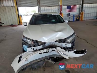 Piąte zdjęcie samochodu w środku: 2017 CHEVROLET VOLT PREMIER VIN:1G1RD6S5XHU215552 - miniatura