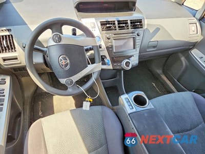 Zdjęcie 8 z 12 samochodu: 2014 TOYOTA PRIUS V THREE VIN:JTDZN3EU5E3324377 - miniatura