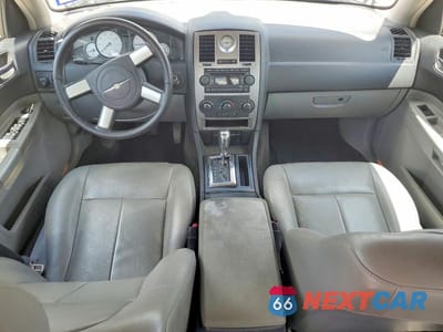 Zdjęcie 8 z 12 samochodu: 2006 CHRYSLER 300 TOURING VIN:2C3KA53G76H147145 - miniatura