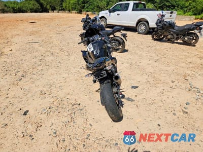 Czwarte zdjęcie samochodu z boku: 2018 KAWASAKI EX400 VIN:JKAEXKG15JDA02961 - miniatura
