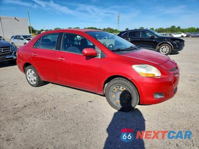 Czwarte zdjęcie samochodu z boku: 2007 TOYOTA YARIS BASE VIN:JTDBT903771122020 - miniatura
