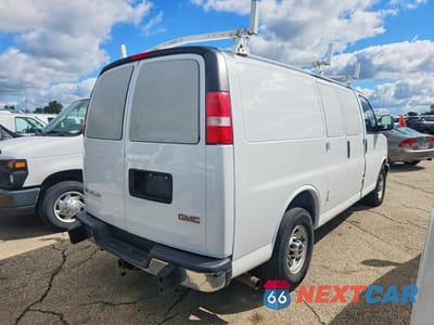 Trzecie zdjęcie samochodu z tyłu: 2017 GMC SAVANA G2500 VIN:1GTW7AFF4H1913907 - miniatura