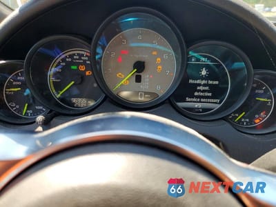 Zdjęcie 9 z 14 samochodu: 2016 PORSCHE CAYENNE SE HYBRID VIN:WP1AE2A2XGLA16523 - miniatura