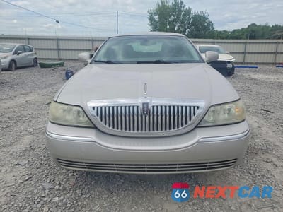 Piąte zdjęcie samochodu w środku: 2005 LINCOLN TOWN CAR SIGNATURE LIMITED VIN:1LNHM82W85Y643529 - miniatura