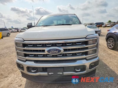Piąte zdjęcie samochodu w środku: 2024 FORD F250 SUPER DUTY VIN:1FT8W2BNXREF29980 - miniatura