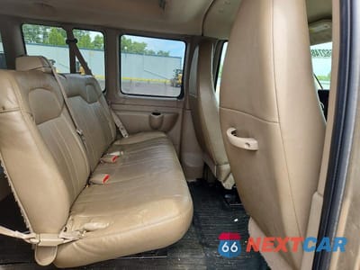 Zdjęcie 10 z 12 samochodu: 2010 CHEVROLET EXPRESS G3500 LS VIN:1GA2GZDG8A1164830 - miniatura