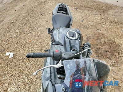 Piąte zdjęcie samochodu w środku: 2026 KAWASAKI EX650 R VIN:ML5EXER18TDAH3312 - miniatura