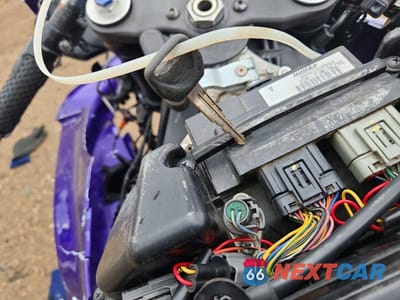 Zdjęcie 8 z 10 samochodu: 2008 HONDA CBR600 RR VIN:JH2PC40088M101683 - miniatura