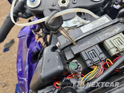 Zdjęcie 8 z 10 samochodu: 2008 HONDA CBR600 RR VIN:JH2PC40088M101683 - miniatura