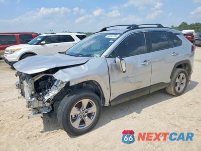 2025 TOYOTA RAV4 XLE 2T3W1RFV6SW409519 - główne zdjęcie licytacji z USA - miniatura