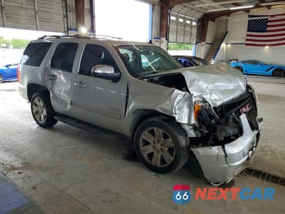 Czwarte zdjęcie samochodu z boku: 2013 GMC YUKON SLT VIN:1GKS1CE01DR343566 - miniatura