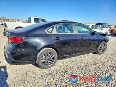 Trzecie zdjęcie samochodu z tyłu: 2021 KIA FORTE GT LINE VIN:3KPF34AD6ME268896 - miniatura