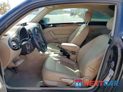 Zdjęcie 7 z 12 samochodu: 2013 VOLKSWAGEN BEETLE VIN:3VWJL7AT5DM625927 - miniatura