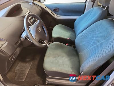 Zdjęcie 7 z 12 samochodu: 2008 TOYOTA YARIS BASE VIN:JTDJT903885185858 - miniatura