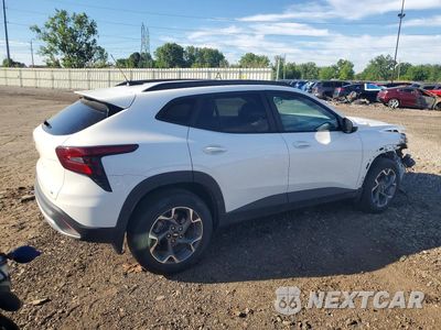Trzecie zdjęcie samochodu z tyłu: 2024 CHEVROLET TRAX 1LT VIN:KL77LHE28RC226956 - miniatura