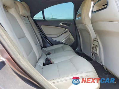 Zdjęcie 10 z 12 samochodu: 2016 MERCEDES-BENZ CLA 250 VIN:WDDSJ4EB2GN350854 - miniatura
