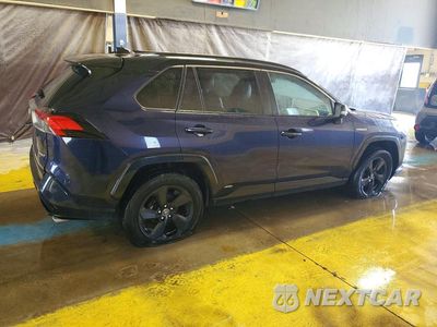 Trzecie zdjęcie samochodu z tyłu: 2019 TOYOTA RAV4 XSE VIN:JTMEWRFV6KJ003641 - miniatura