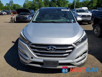 Piąte zdjęcie samochodu w środku: 2018 HYUNDAI TUCSON VALUE VIN:KM8J3CA2XJU797683 - miniatura