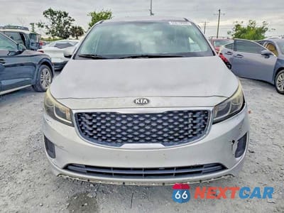 Piąte zdjęcie samochodu w środku: 2016 KIA SEDONA L VIN:KNDMA5C19G6206506 - miniatura