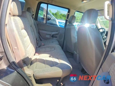 Zdjęcie 11 z 13 samochodu: 2005 FORD EXPLORER XLS VIN:1FMZU72E55UB54129 - miniatura
