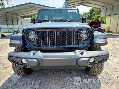 Piąte zdjęcie samochodu w środku: 2025 JEEP WRANGLER SAHARA VIN:1C4PJXEN4SW531825 - miniatura