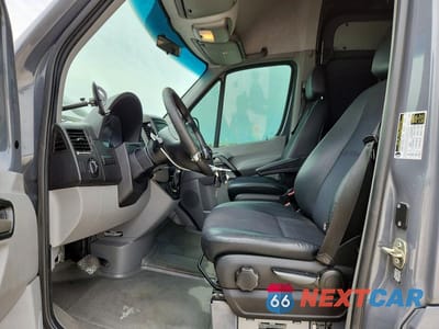 Zdjęcie 7 z 13 samochodu: 2017 MERCEDES-BENZ SPRINTER 2500 VIN:WD3PE7CD1HP525735 - miniatura