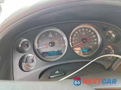 Zdjęcie 9 z 13 samochodu: 2007 GMC YUKON XL DENALI VIN:1GKFK66857J377551 - miniatura