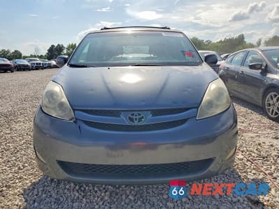 Piąte zdjęcie samochodu w środku: 2010 TOYOTA SIENNA XLE VIN:5TDYK4CC0AS329662 - miniatura