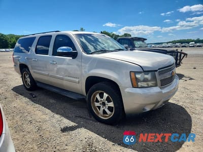 Czwarte zdjęcie samochodu z boku: 2008 CHEVROLET SUBURBAN K1500 LS VIN:1GNFK16318R225005 - miniatura